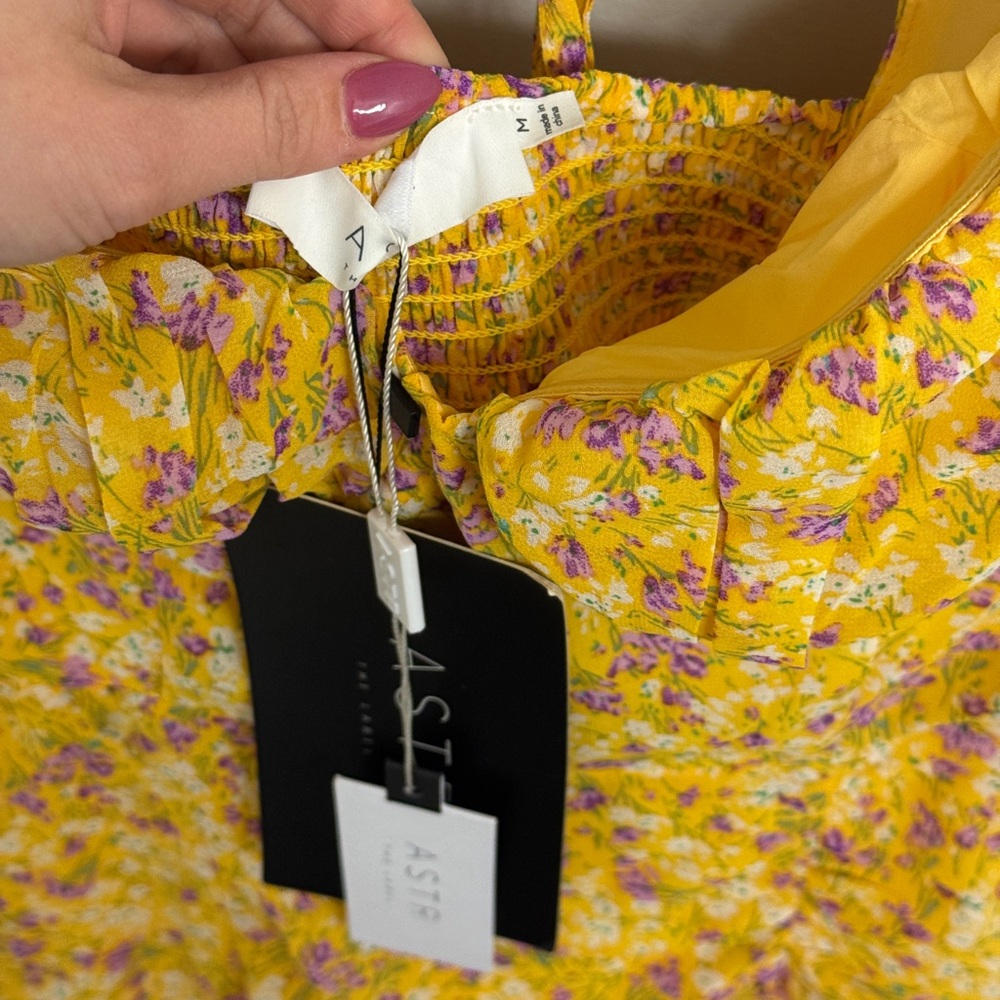 Astr Yellow Floral Midi Dress with Puff Sleeves - Picture 6 of 7